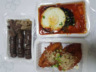 죠스떡볶이 [죠스푸드] 짜빠떡볶이+떡또그+범벅만두 신메뉴 3종 — 4점을 준 리뷰어가 2020년 4월 올린 사용 사진