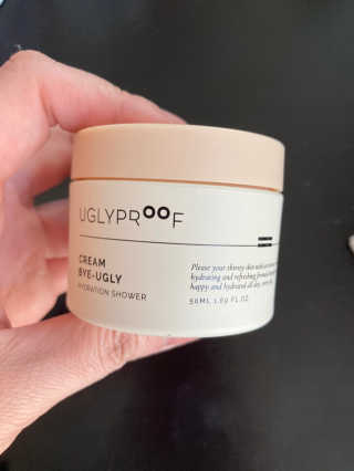 어글리프루프 크림 바이어글리 하이드레이션 샤워 50ml — 5점을 준 리뷰어가 2020년 10월 올린 사용 사진