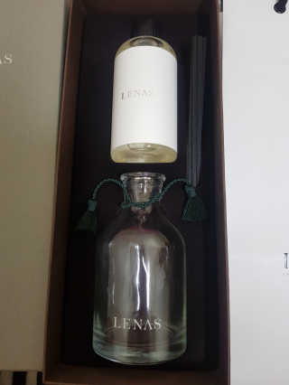 레나스 프리미엄 아로마 디퓨저 200ml  [1SET] — 5점을 준 리뷰어가 2020년 10월 올린 사용 사진