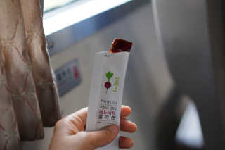 유유네이처 머빈스 젤리 레드비트 콜라겐 — 3점을 준 리뷰어가 2020년 5월 올린 사용 사진