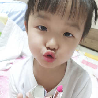 꼬메맘마 네이처 달리아핑크 립컬러 — 5점을 준 리뷰어가 2020년 4월 올린 사용 사진