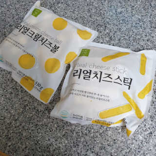 가치식탁 리얼치즈스틱, 리얼크림치즈볼 — 5점을 준 리뷰어가 2020년 8월 올린 사용 사진
