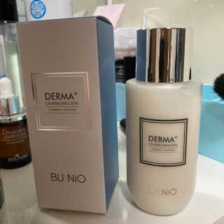 뷰니오 더마플러스 카밍 에멀전200ml — 5점을 준 리뷰어가 2020년 11월 올린 사용 사진