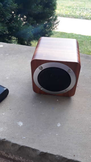 SEVIZ MINI10W 레트로 블루투스 스피커 — 5점을 준 리뷰어가 2020년 8월 올린 사용 사진