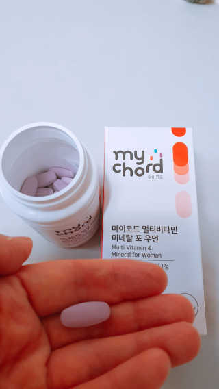 JW중외제약 마이코드 멀티비타민미네랄 포 우먼 — 5점을 준 리뷰어가 2020년 7월 올린 사용 사진