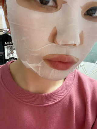 GARANG GARANG 피오니 룻 모이스처라이징 앤 수딩 마스크팩 — 4점을 준 리뷰어가 2020년 4월 올린 사용 사진