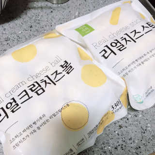 가치식탁 리얼치즈스틱, 리얼크림치즈볼 — 5점을 준 리뷰어가 2020년 8월 올린 사용 사진