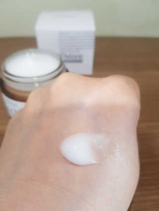 La Theorie Hydrating Ingredients | 하이드레이팅 인그레이디언츠 — 5점을 준 리뷰어가 2020년 5월 올린 사용 사진