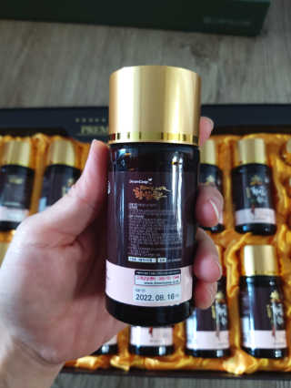 서울약사신협_프리미엄황삼골드_3.75g x 12환+75mgx12병 — 5점을 준 리뷰어가 2020년 9월 올린 사용 사진