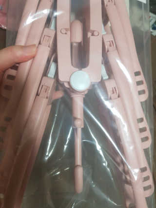 바네스데코 공간절약 다용도 회전 접이식 옷걸이 매직행거 핑크 — 5점을 준 리뷰어가 2020년 6월 올린 사용 사진