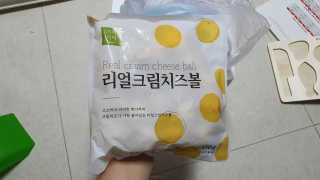 가치식탁 리얼치즈스틱, 리얼크림치즈볼 — 4점을 준 리뷰어가 2020년 8월 올린 사용 사진
