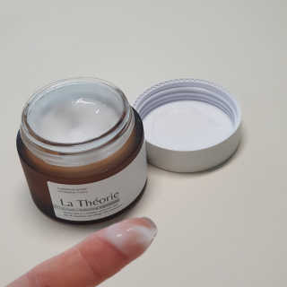 La Theorie Hydrating Ingredients | 하이드레이팅 인그레이디언츠 — 5점을 준 리뷰어가 2020년 5월 올린 사용 사진