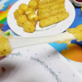 가치식탁 리얼치즈스틱, 리얼크림치즈볼 — 5점을 준 리뷰어가 2020년 10월 올린 사용 사진