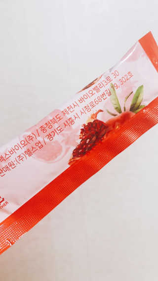 헬스업_쁘띠쁘띠석류콜라겐젤리_20g x 14포 — 5점을 준 리뷰어가 2020년 8월 올린 사용 사진