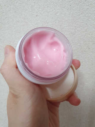 어글리프루프 크림 스탑디어글리 핑크모먼트 50ml — 3점을 준 리뷰어가 2020년 10월 올린 사용 사진