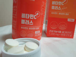 서울약사신협_비타민C플러스_1,200mg x 60정 — 5점을 준 리뷰어가 2020년 11월 올린 사용 사진