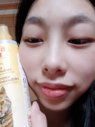 버츠비 캣 댄더 리듀싱 스프레이 — 5점을 준 리뷰어가 2020년 9월 올린 사용 사진