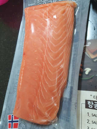 동원산업 항공직송 동원생연어_400g — 5점을 준 리뷰어가 2020년 5월 올린 사용 사진