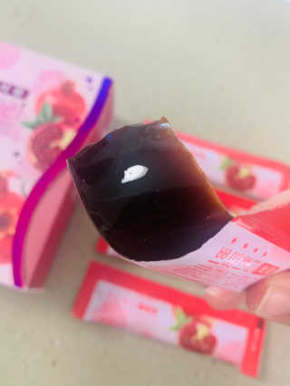 헬스업_쁘띠쁘띠석류콜라겐젤리_20g x 14포 — 5점을 준 리뷰어가 2020년 11월 올린 사용 사진