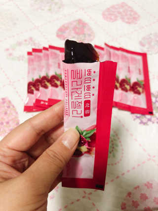헬스업_쁘띠쁘띠석류콜라겐젤리_20g x 14포 — 4.5점을 준 리뷰어가 2020년 7월 올린 사용 사진