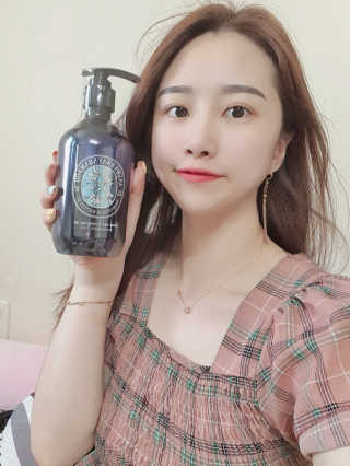 앤써웨이 모링가 앤 비오틴 마일드 샴푸 — 5점을 준 리뷰어가 2020년 8월 올린 사용 사진