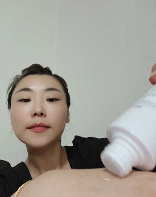 ECLADO 에끌라두 멜라이져 화이트닝 토너 — 5점을 준 리뷰어가 2020년 9월 올린 사용 사진