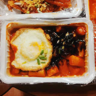 죠스떡볶이 [죠스푸드] 짜빠떡볶이+떡또그+범벅만두 신메뉴 3종 — 5점을 준 리뷰어가 2020년 5월 올린 사용 사진