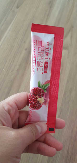 헬스업_쁘띠쁘띠석류콜라겐젤리_20g x 14포 — 5점을 준 리뷰어가 2020년 11월 올린 사용 사진