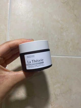 La Theorie Hydrating Ingredients | 하이드레이팅 인그레이디언츠 — 3.5점을 준 리뷰어가 2020년 5월 올린 사용 사진