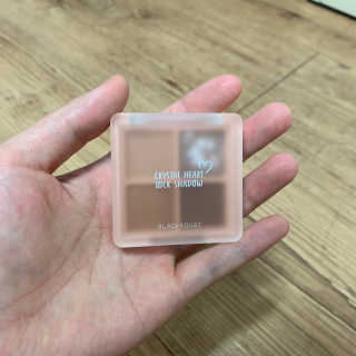 [블랙루즈] 크리스탈 하트 락 섀도우 4종 중 택1 — 5점을 준 리뷰어가 2020년 9월 올린 사용 사진