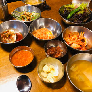 [동네맛집족발] 4개 족발 중 택1 — 5점을 준 리뷰어가 2020년 4월 올린 사용 사진
