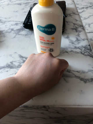 더마비 에브리데이 선블록 SPF50+PA++++ — 5점을 준 리뷰어가 2020년 4월 올린 사용 사진