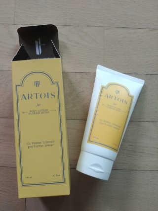 아르투아 ARTOIS 꽃밭에 누운듯 은은한 꽃향기, 아르투아 자르 바디로션 — 4점을 준 리뷰어가 2020년 7월 올린 사용 사진