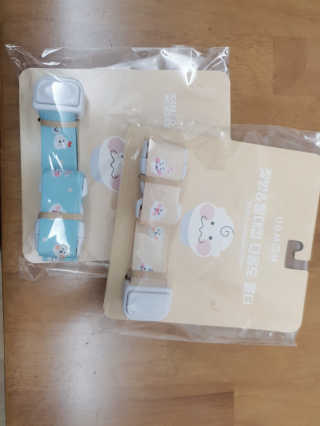 유비맘 젖병 빨대컵 다용도 홀더 1+1 _ 컬러 랜덤 발송 — 5점을 준 리뷰어가 2020년 9월 올린 사용 사진