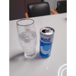 [칼로리 걱정 NO 제로칼로리 탄산음료]  부담없이 즐기는 부르르Brrr~~ 제로 사이다 — 5점을 준 리뷰어가 2020년 11월 올린 사용 사진