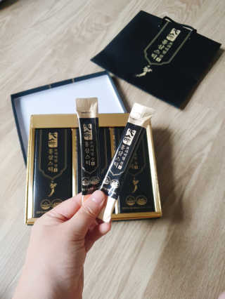 헬스업_천명진프리미엄홍삼스틱_10ml x 30포 — 4점을 준 리뷰어가 2020년 7월 올린 사용 사진
