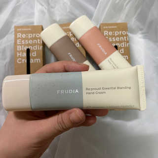 [후르디아] 끈적임 없는 착한성분 비건  핸드크림 3종 — 5점을 준 리뷰어가 2020년 11월 올린 사용 사진