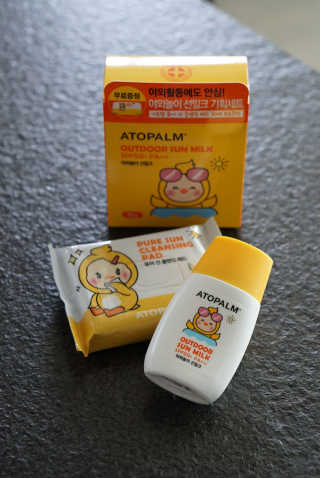 아토팜 야외놀이 선밀크 SPF50+ PA+++ — 4.5점을 준 리뷰어가 2020년 5월 올린 사용 사진