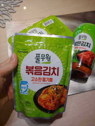 [풀무원] 들기름 볶음김치, 톡톡 김치, 깔끔한 김치 — 5점을 준 리뷰어가 2020년 6월 올린 사용 사진