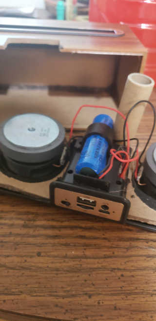 SEVIZ RETRO20W 레트로 블루투스 스피커 — 1.5점을 준 리뷰어가 2020년 6월 올린 사용 사진