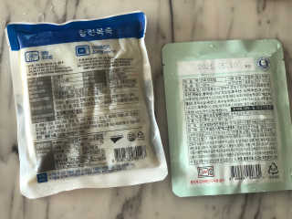 바다는다웰빙이다 완도사랑 전복죽 250g - 2팩 + 전복장조림 2팩 — 3점을 준 리뷰어가 2020년 10월 올린 사용 사진