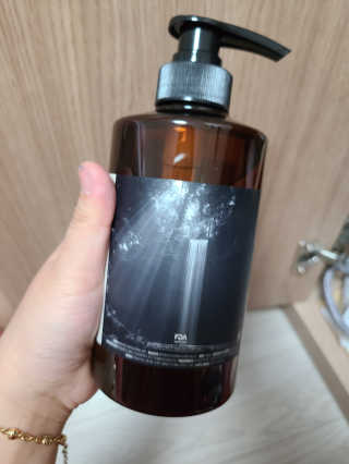에이처드 유산균 탈모 샴푸 500ml — 5점을 준 리뷰어가 2020년 10월 올린 사용 사진