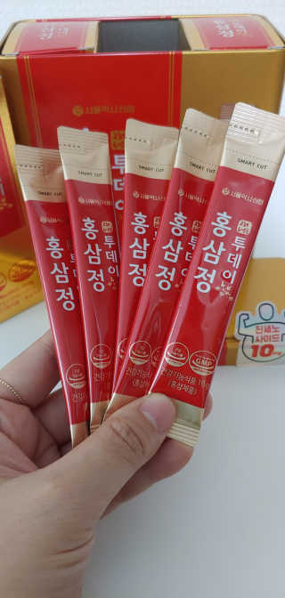 서울약사신협_투데이홍삼정_틴케이스_10g x 30포 — 5점을 준 리뷰어가 2020년 7월 올린 사용 사진