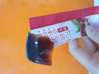헬스업_쁘띠쁘띠석류콜라겐젤리_20g x 14포 — 5점을 준 리뷰어가 2020년 9월 올린 사용 사진