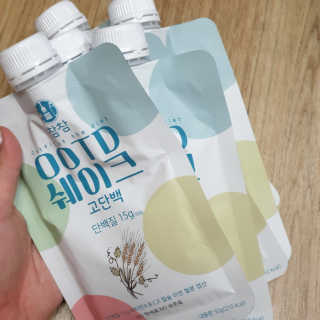 [꾸콤] 참참 OOTD쉐이크 고단백 일주일세트 50g x 5 — 4.5점을 준 리뷰어가 2020년 10월 올린 사용 사진