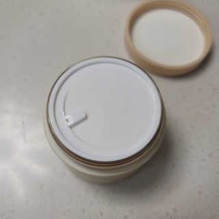 어글리프루프 크림 바이어글리 하이드레이션 샤워 50ml — 5점을 준 리뷰어가 2020년 12월 올린 사용 사진