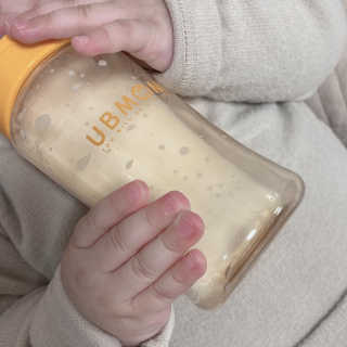 유비맘 PPSU 젖병 노꼭지_260ml_컬러 랜덤 발송 — 5점을 준 리뷰어가 2020년 12월 올린 사용 사진