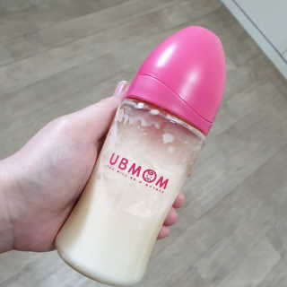 유비맘 PPSU 젖병 노꼭지_260ml_컬러 랜덤 발송 — 4.5점을 준 리뷰어가 2020년 9월 올린 사용 사진