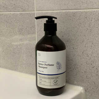 달리프 베러 퍼퓸 샴푸 1000ml 레이니데이 or 일랑로즈 — 5점을 준 리뷰어가 2020년 4월 올린 사용 사진