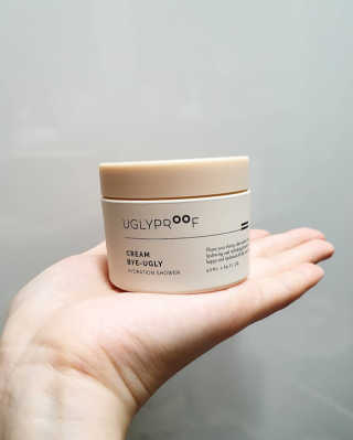어글리프루프 크림 바이어글리 하이드레이션 샤워 50ml — 5점을 준 리뷰어가 2020년 11월 올린 사용 사진